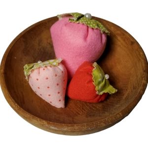 CRAFTS FELTED STRAWBERRY SETS FOR DECORATION OR SACHET